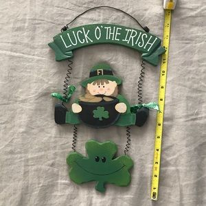 Luck of the Irish wall or door decoration - made of wood and wire